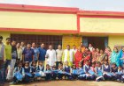 वैश्य महासम्मेलन ने  जरूरतमंद छात्र छात्रों को बाटे स्वेटर