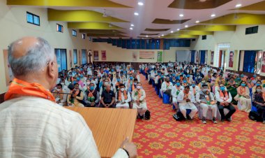 कार्यकर्ताओ को अपडेट और अपग्रेड रहना चाहिए - सुहास भगत