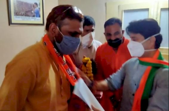 कांग्रेस को एक और झटका, प्रदेश प्रवक्ता संजय सिंह समर्थकों के साथ भाजपा में शामिल