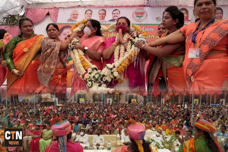 अंतरराष्ट्रीय महिला दिवस के अवसर पर पूर्व मंत्री अर्चना चिटनीस और महिला मोर्चा प्रदेशाध्य्क्ष माया नारोलिया का हुआ भव्य स्वागत