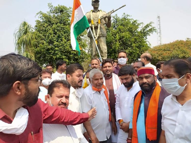 पुरे देश में आजादी का अमृत महोत्सव की 75 वीं वर्षगांठ पर शहिदों को किया नमन