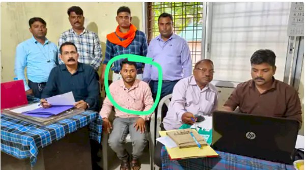 रोजगार सहायक 5 हजार की रिश्वत लेते हुआ ट्रेप - लोकायुक्त की टीम ने की कार्रवाई