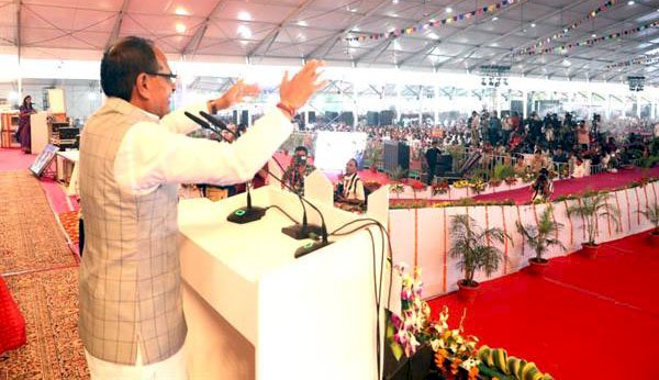 लाड़ली बहनों को मिलने वाली मासिक 1000 की राशि बढ़कर होगी क्रमश: 3000 रूपए : मुख्यमंत्री श्री चौहान