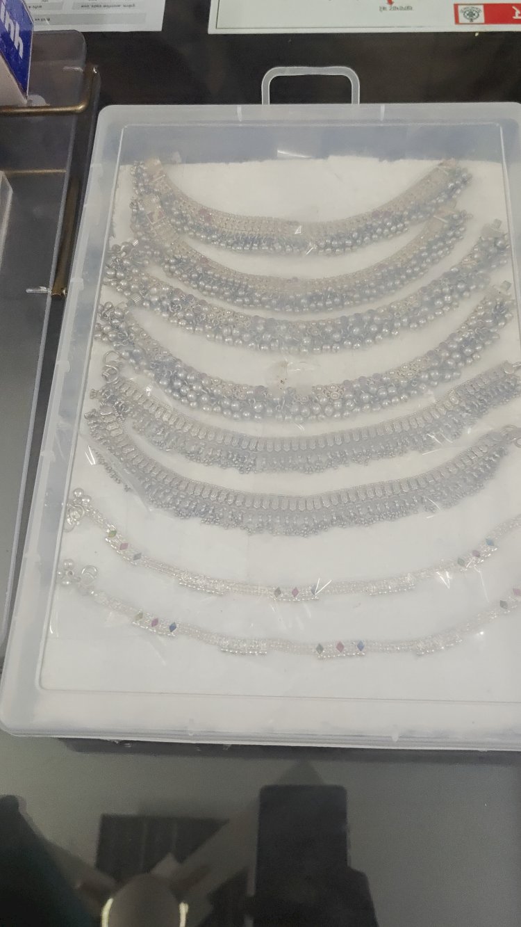 सात लाख रूपये के जेवर (सोना चांदी) बरामद कर चार चोरो को कोतवाली पुलिस ने किया गिरफ्तार