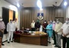 पुलिस अधीक्षक को सौंपी 50100 मूल्य की कोरोना सुरक्षा सामग्री