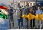 मॉडल रेल्वे स्टेशन में फहरा देश की आन-बान और शान का प्रतीक जिले का सबसे ऊचा और बड़ा तिरंगा, बना आकर्षण का केन्द्र