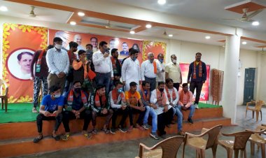 बड़ी संख्या में कांग्रेस कार्यकर्ताओं ने ली भाजपा की सदस्यता