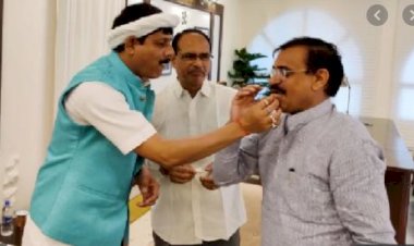 उपचुनाव से पहले कांग्रेस को लगातार लग रहे झटके,  MLA प्रद्युम्न सिंह लोधी BJP में शामिल