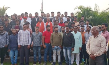 लगातार कांग्रेस से पलायन कर रहे युवा वर्ग - आज फिर सैकड़ों युवाओं ने ली भाजपा की सदस्यता