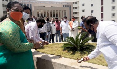 नारियल फोड़ने का आयोजन : जिला भाजपा ने सरकार के एक साल होने पर फोड़े गए विकास के नारियल