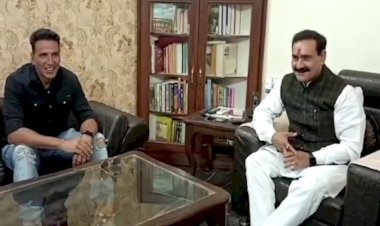 एक बार फिर अक्षय कुमार की मुलाकात प्रदेश के गृहमंत्री नरोत्‍तम मिश्रा से  हुई। अक्षय ने नरोत्तम के घर पहुंचकर उसने सौजन्‍य भेंट की