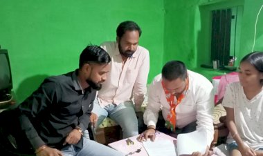 भाजपा नगर युवा मोर्चा द्वारा वार्डो में चलाया जा रहा है नव मतदाता जोड़ो अभियान