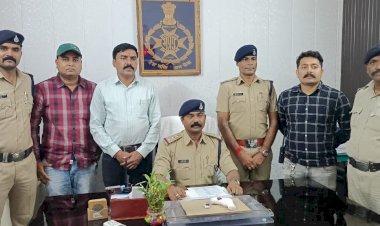 रूपये कमाने के फैर में बेच रहे थे देशी पिस्टल एक देशी पिस्टल दो जिन्दा कारतूस सहित चार आरोपी गिरफ्तार