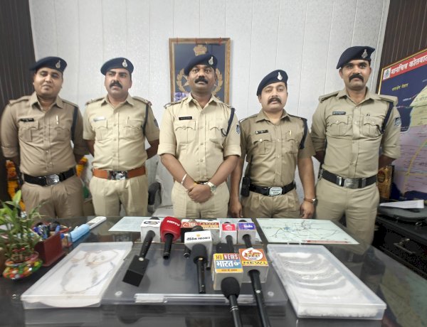 सात लाख रूपये के जेवर (सोना चांदी) बरामद कर चार चोरो को कोतवाली पुलिस ने किया गिरफ्तार