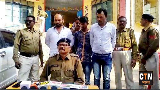 आखिर शिक्षक ने पत्रकारों  को रूपये क्यों दिए ? बड़ा सवाल 