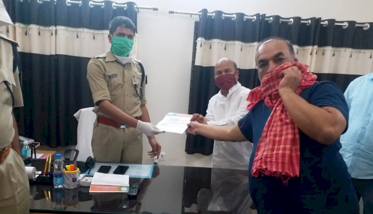 भाजपा नेताओं ने की पूर्व CM के OSD पर एफआईआर दर्ज करने की मांग
