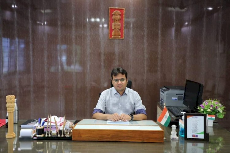 कलेक्टर श्री सुमन ने जूम एप के माध्यम से फील्ड अधिकारियों से चर्चा कर प्राथमिकताओं पर तत्परता से कार्य करने के दिये निर्देश