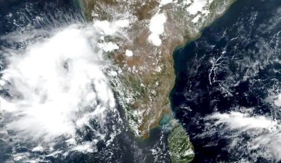कोरोना के साथ 'निसर्ग' का पुरे प्रदेश में दिखा असर: नदी-नाले उफान पर , 27 जिलों में भारी बारिश की चेतावनी