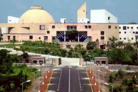 कांग्रेस की ट्रैक्टर पॉलिटिक्स पर भोपाल प्रशासन ने पानी फेरा - कलेक्टर ने जारी किये प्रतिबन्ध के आदेश